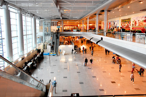 http://media.artdiamondblog.com/images2/DomodedovoAirportMoscow-thumb-468x312.jpg