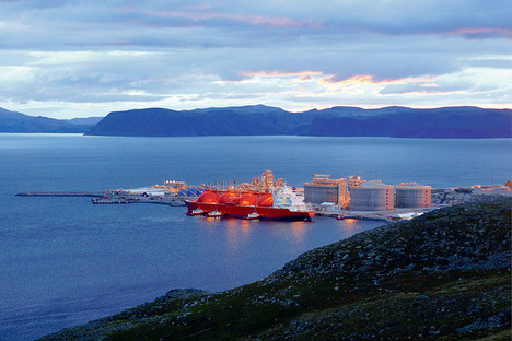 StatoilHydroLNGplant2009-05-16.jpg